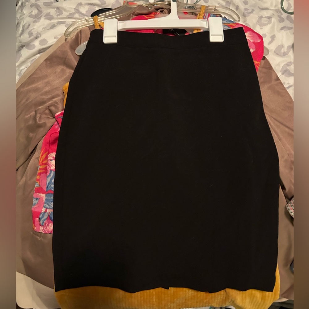 🥂✨🖤♠️♥️♣️♦️🍷Black Midi Skirt
